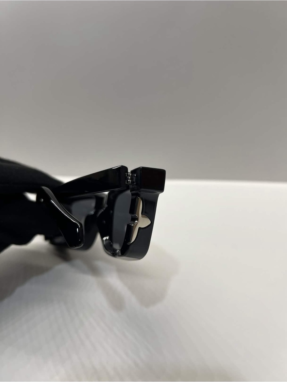 Louis Vuitton Black Sunglasses - Picture 2 of 3